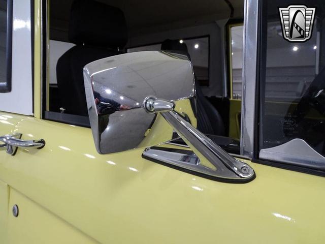 Photo of 1977 Yellow Ford Bronco
