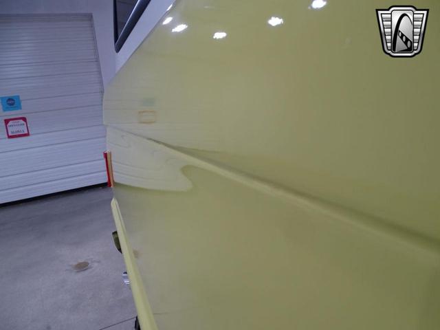 Photo of 1977 Yellow Ford Bronco