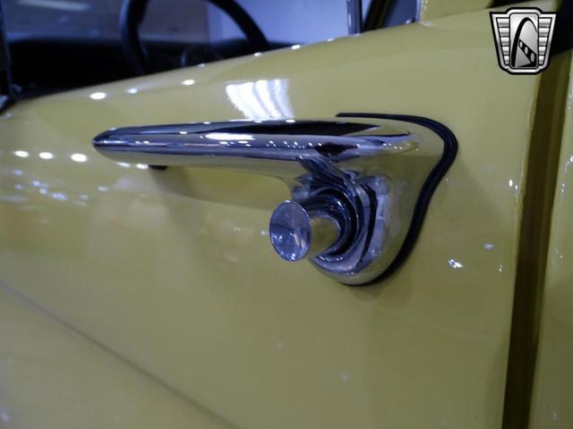 Photo of 1977 Yellow Ford Bronco