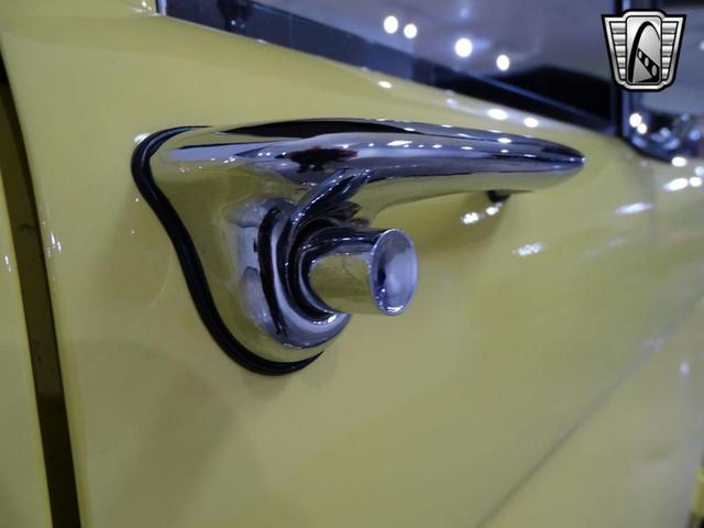 Photo of 1977 Yellow Ford Bronco