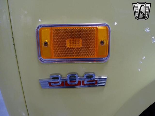 Photo of 1977 Yellow Ford Bronco