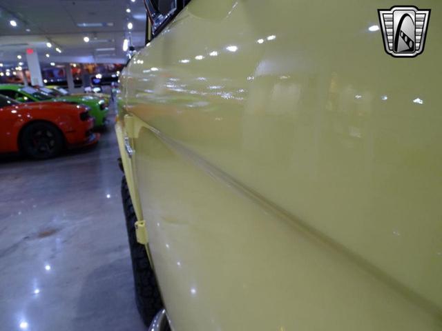 Photo of 1977 Yellow Ford Bronco
