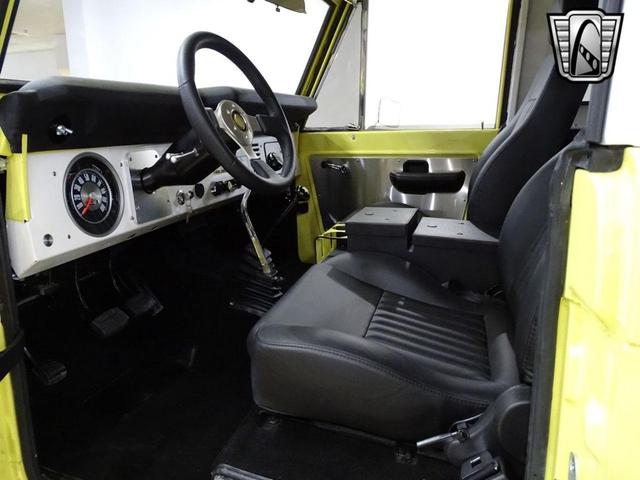 Photo of 1977 Yellow Ford Bronco