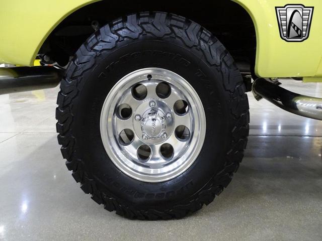 Photo of 1977 Yellow Ford Bronco