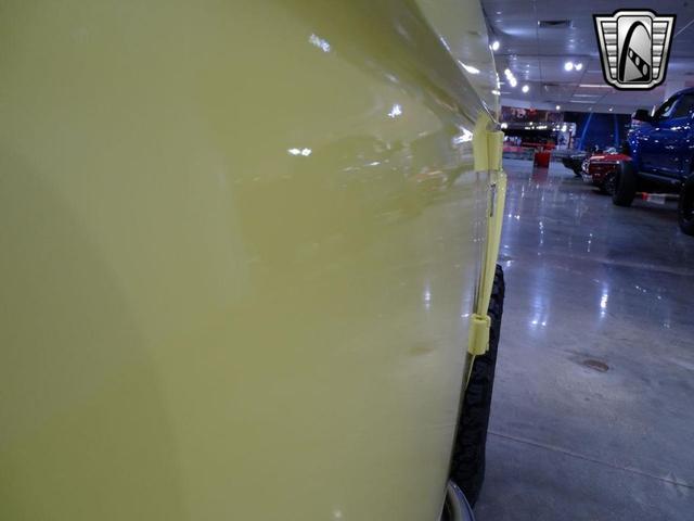 Photo of 1977 Yellow Ford Bronco