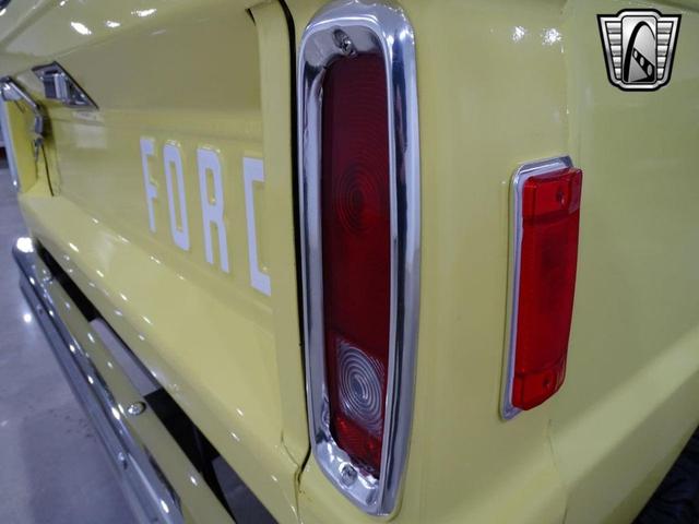 Photo of 1977 Yellow Ford Bronco