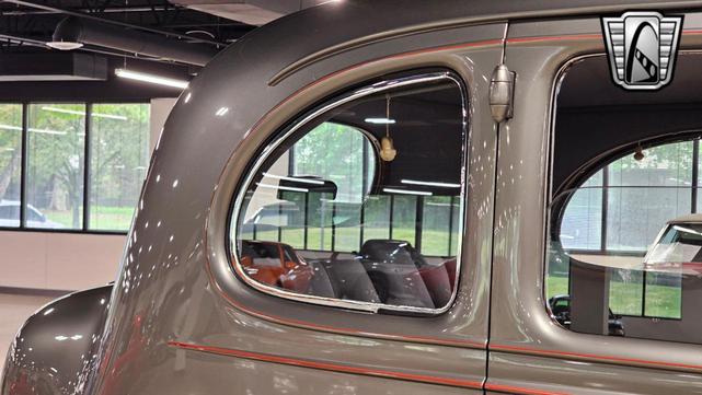 Photo of 1937 Gray Packard Super Eight