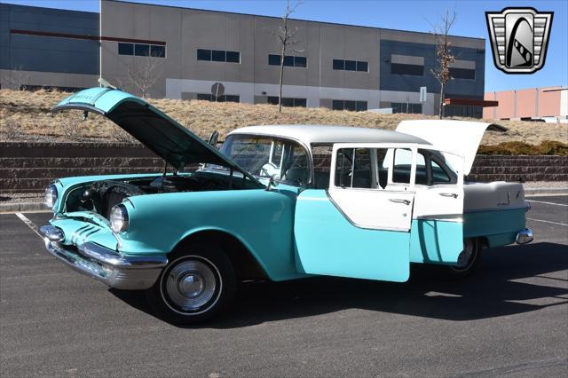 Photo of 1955 Blue Pontiac Chieftain