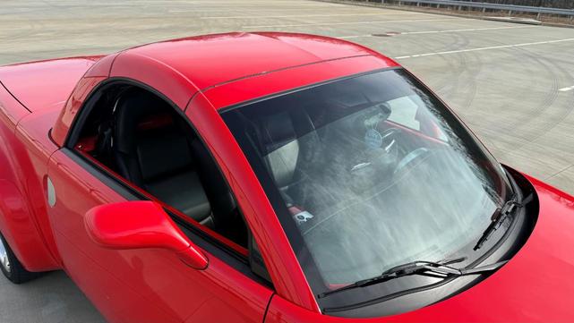 Photo of 2003 Red Chevrolet SSR