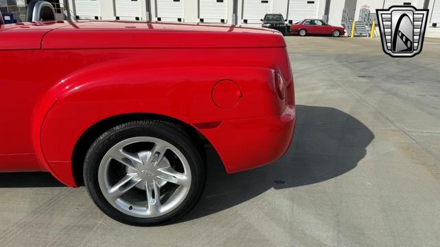 Photo of 2003 Red Chevrolet SSR