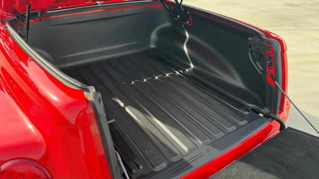 Photo of 2003 Red Chevrolet SSR