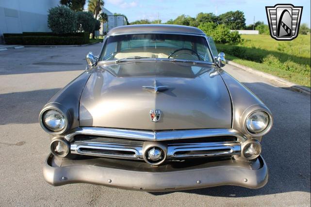 Photo of 1952 Gold Ford Crestline