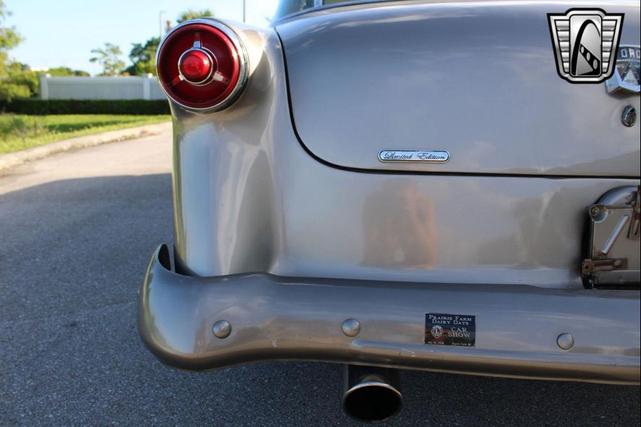 Photo of 1952 Gold Ford Crestline