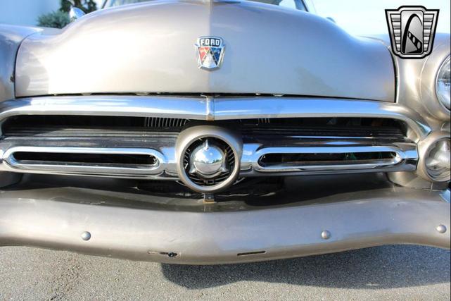 Photo of 1952 Gold Ford Crestline
