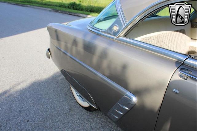 Photo of 1952 Gold Ford Crestline