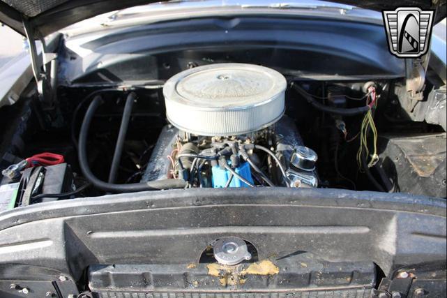 Photo of 1952 Gold Ford Crestline