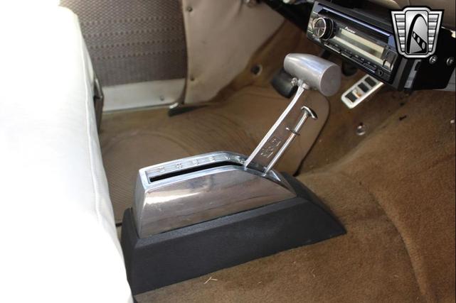 Photo of 1952 Gold Ford Crestline