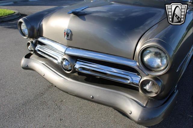 Photo of 1952 Gold Ford Crestline