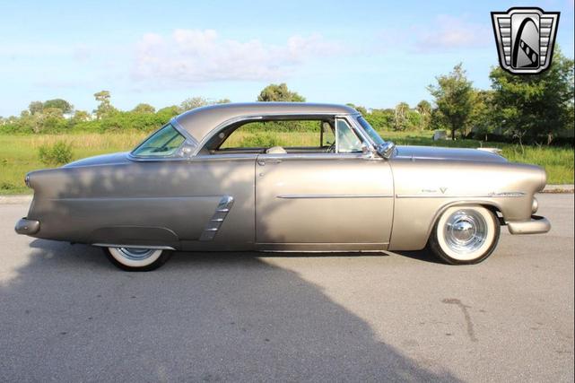 Photo of 1952 Gold Ford Crestline
