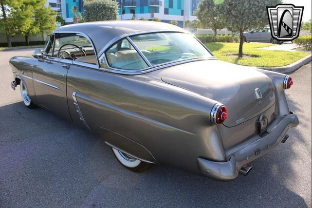 Photo of 1952 Gold Ford Crestline