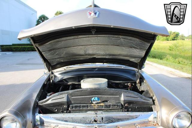 Photo of 1952 Gold Ford Crestline
