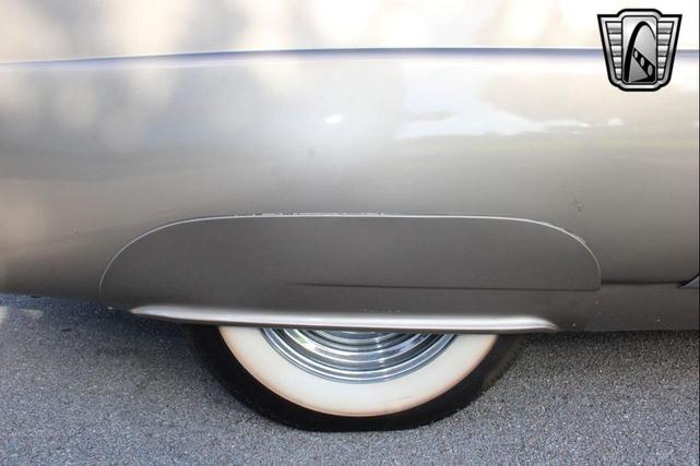 Photo of 1952 Gold Ford Crestline