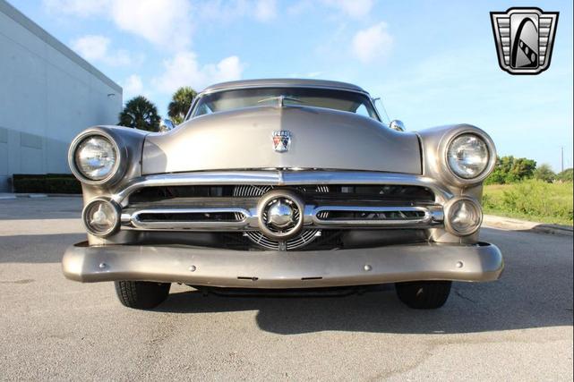 Photo of 1952 Gold Ford Crestline