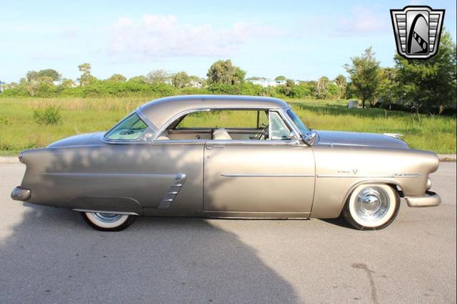 Photo of 1952 Gold Ford Crestline