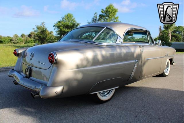Photo of 1952 Gold Ford Crestline
