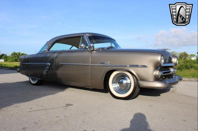 Photo of 1952 Gold Ford Crestline