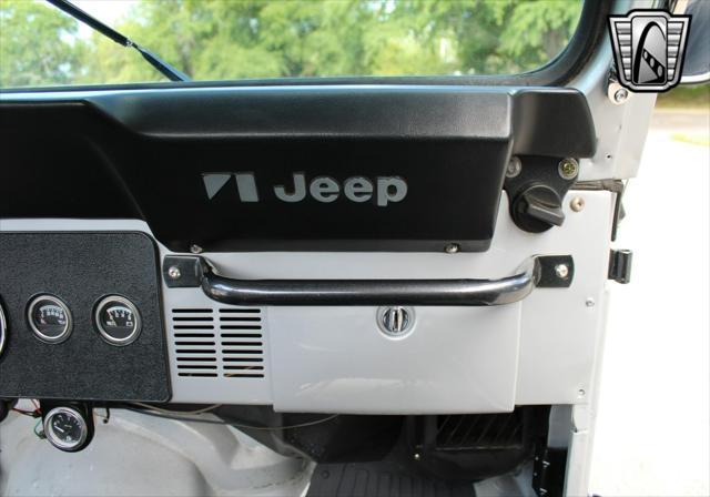 Photo of 1984 Silver Jeep CJ