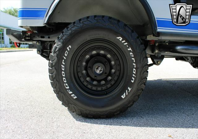 Photo of 1984 Silver Jeep CJ