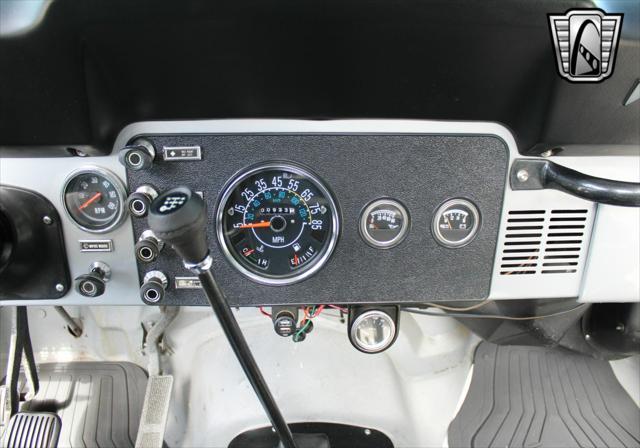 Photo of 1984 Silver Jeep CJ