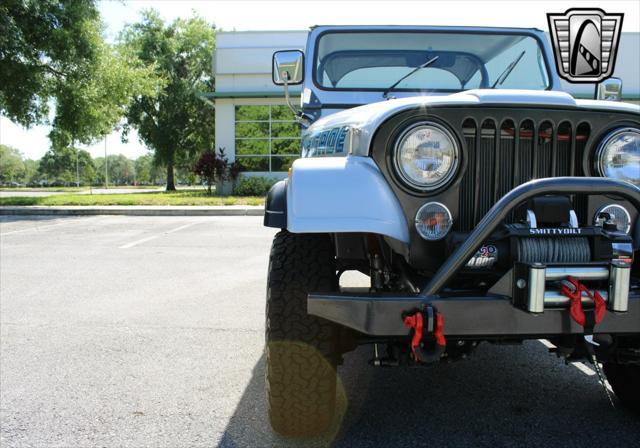 Photo of 1984 Silver Jeep CJ