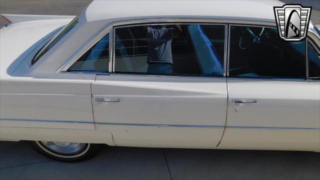 Photo of 1964 Aspen White Cadillac Series 62