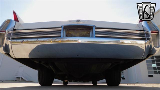 Photo of 1964 Aspen White Cadillac Series 62