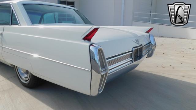 Photo of 1964 Aspen White Cadillac Series 62