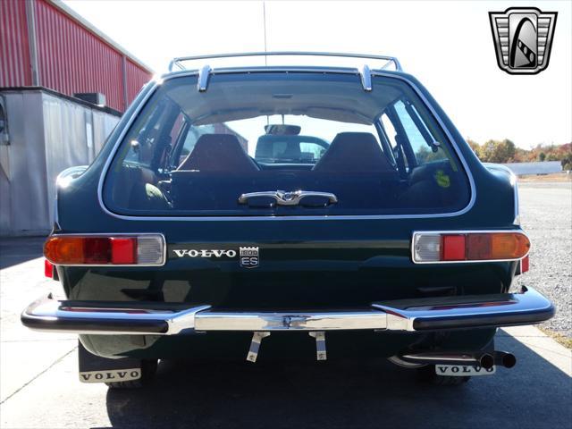 Photo of 1973 Green Volvo 1800