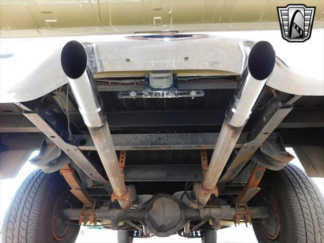 Photo of 1971 Gold/White Chevrolet C10/K10