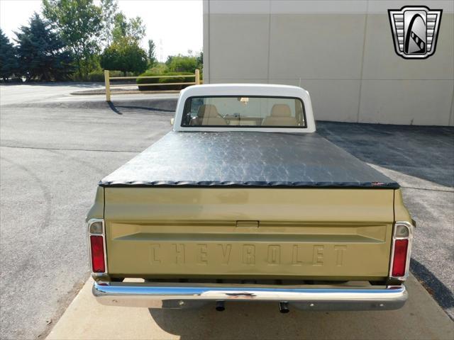 Photo of 1971 Gold/White Chevrolet C10/K10