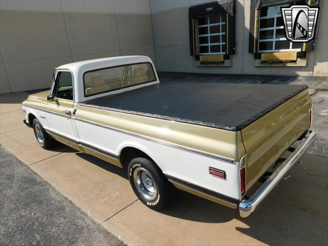 Photo of 1971 Gold/White Chevrolet C10/K10