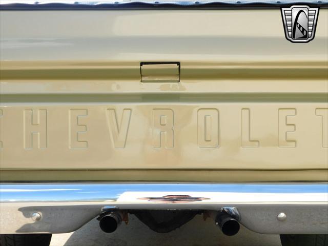 Photo of 1971 Gold/White Chevrolet C10/K10