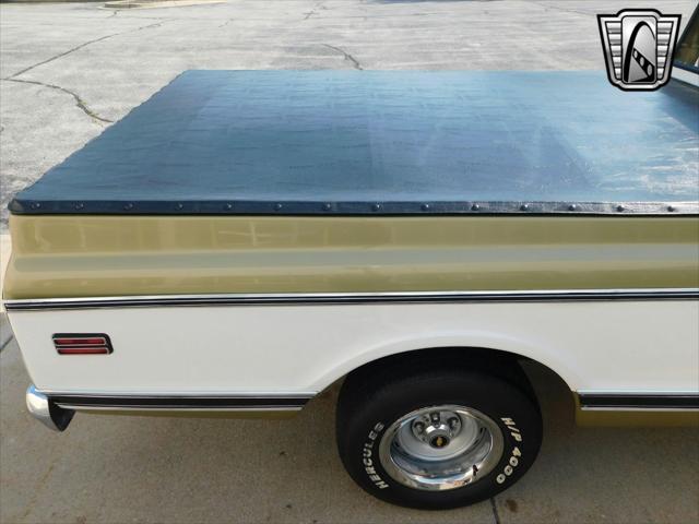 Photo of 1971 Gold/White Chevrolet C10/K10