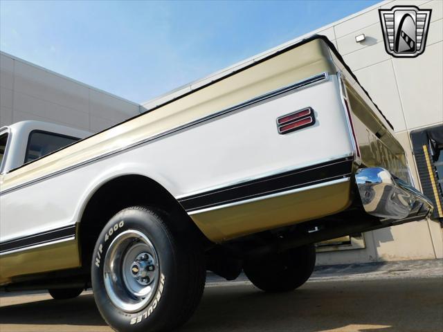 Photo of 1971 Gold/White Chevrolet C10/K10