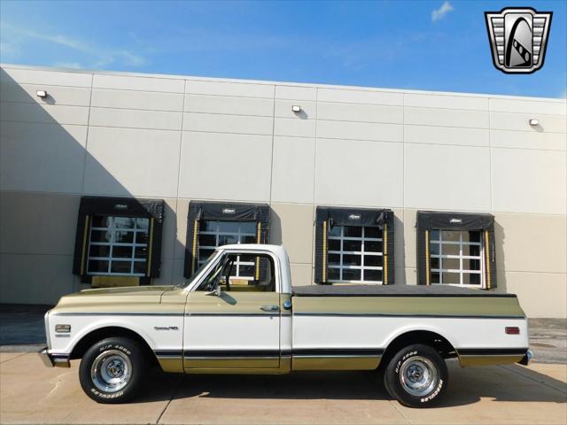 Photo of 1971 Gold/White Chevrolet C10/K10