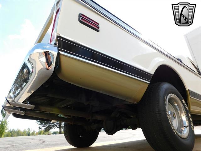 Photo of 1971 Gold/White Chevrolet C10/K10