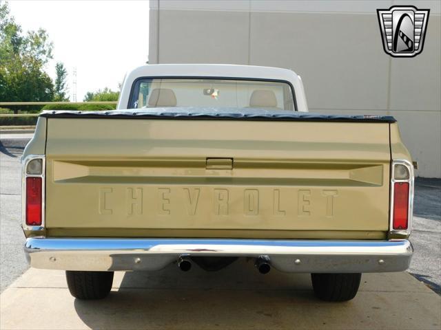 Photo of 1971 Gold/White Chevrolet C10/K10