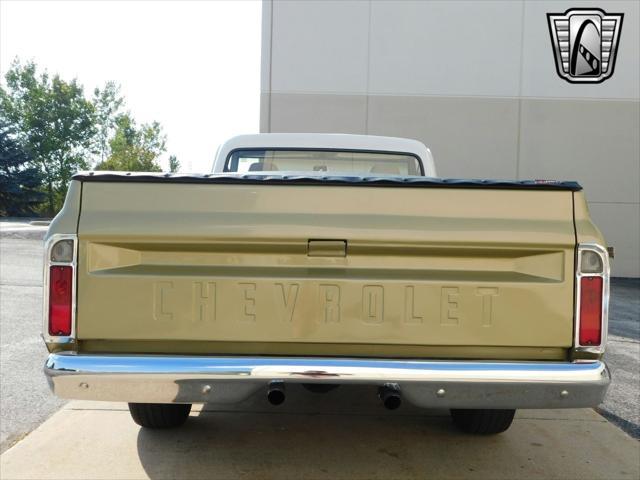 Photo of 1971 Gold/White Chevrolet C10/K10