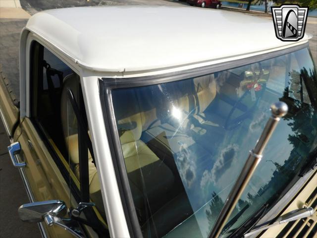 Photo of 1971 Gold/White Chevrolet C10/K10