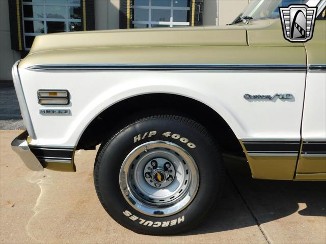 Photo of 1971 Gold/White Chevrolet C10/K10